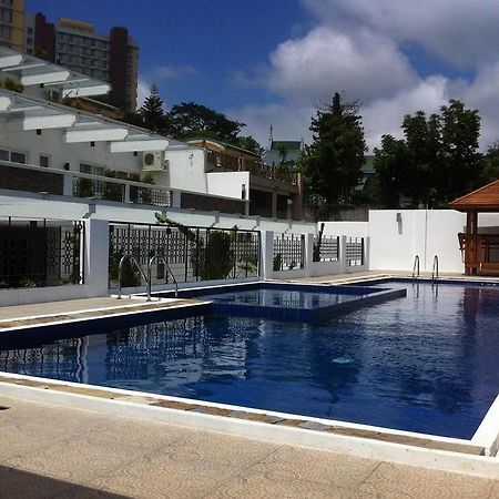 Vista Real Hotel Tagaytay City Esterno foto