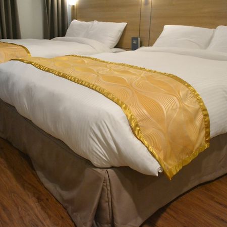 Vista Real Hotel Tagaytay City Esterno foto