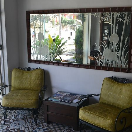 Vista Real Hotel Tagaytay City Esterno foto