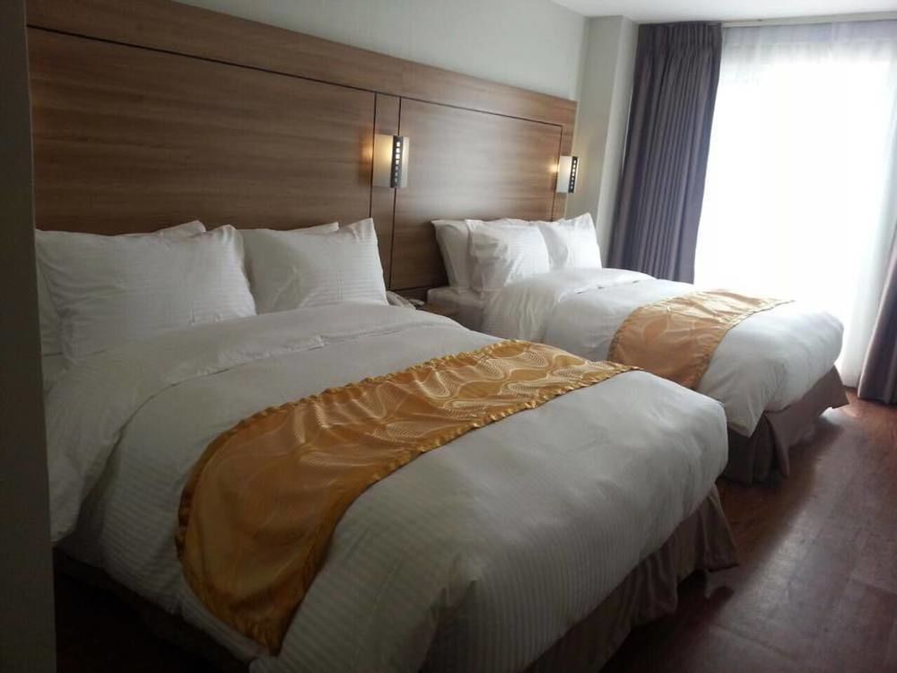 Vista Real Hotel Tagaytay City Esterno foto