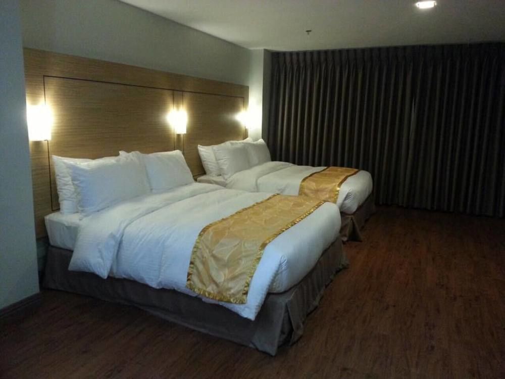 Vista Real Hotel Tagaytay City Esterno foto