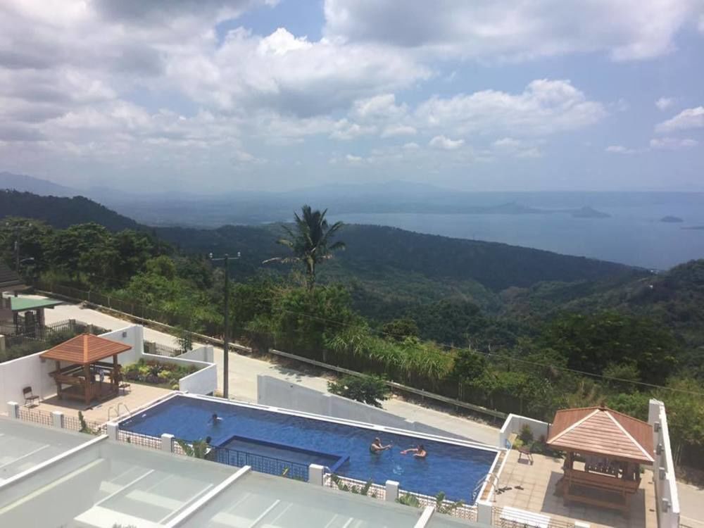 Vista Real Hotel Tagaytay City Esterno foto