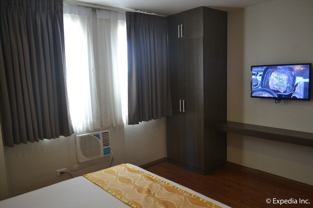 Vista Real Hotel Tagaytay City Esterno foto
