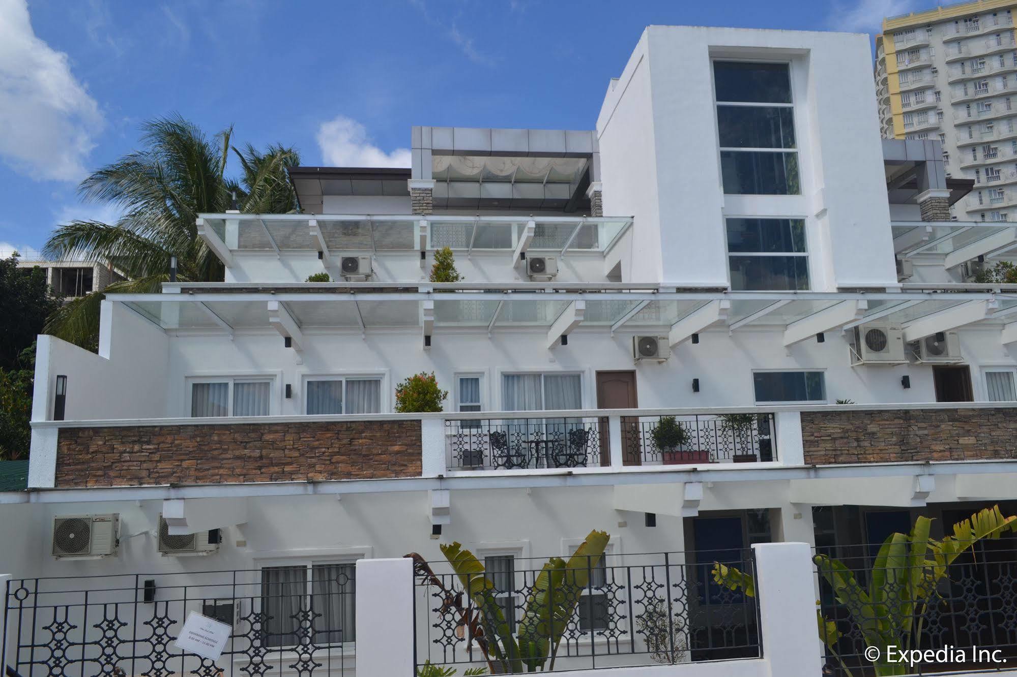 Vista Real Hotel Tagaytay City Esterno foto