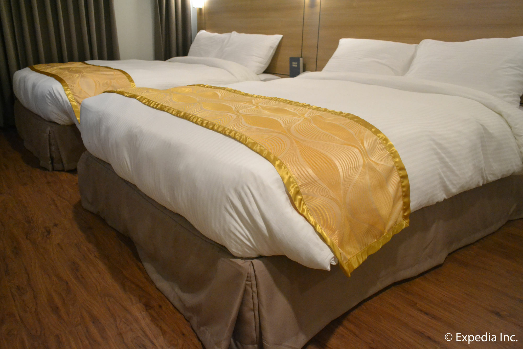 Vista Real Hotel Tagaytay City Esterno foto